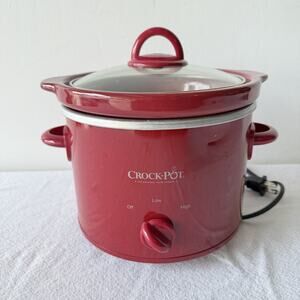 Crock Pot Slow Cooker with Lid 2 Quart SCR200-R Red